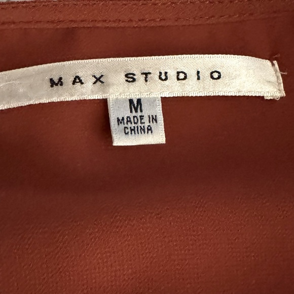 Blouse, lightweight.  3/4 sleeves. - Picture 2 of 3